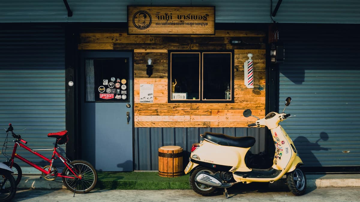 Warung Kopi Gaya Industrial